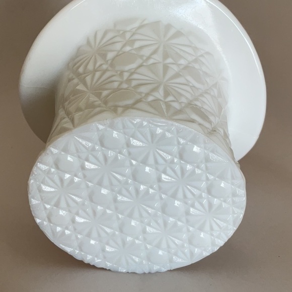 MILK Glass Top Hat, Vintage - Picture 6 of 6